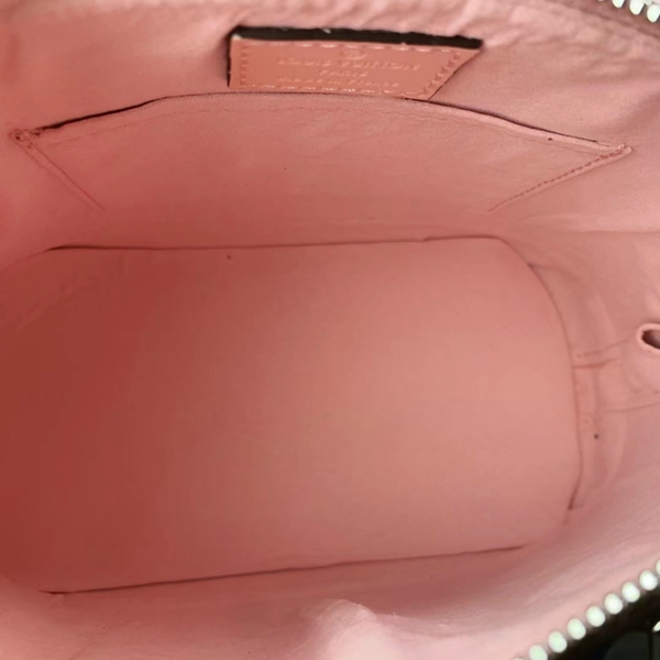 ルイヴィトンバッグ着用イメージ